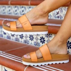 REEF Women's Cushion Vista Hi Platform Sandals -All Shoe Shop 2083717 201 alt4